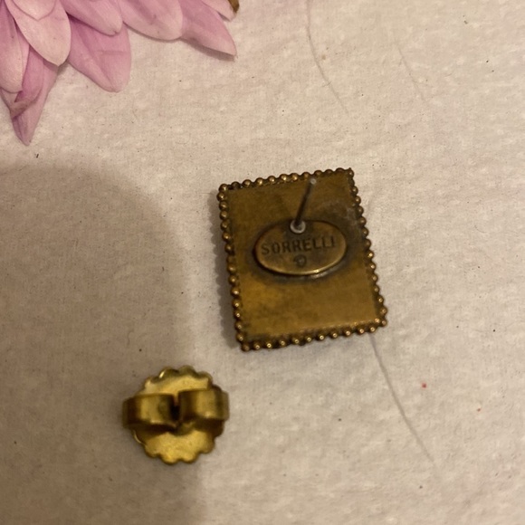 Sorrelli earring. - Picture 4 of 7